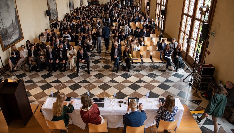Na Pražském hradě proběhlo slavnostní zahájení mezinárodní studentské konference PORGMUN